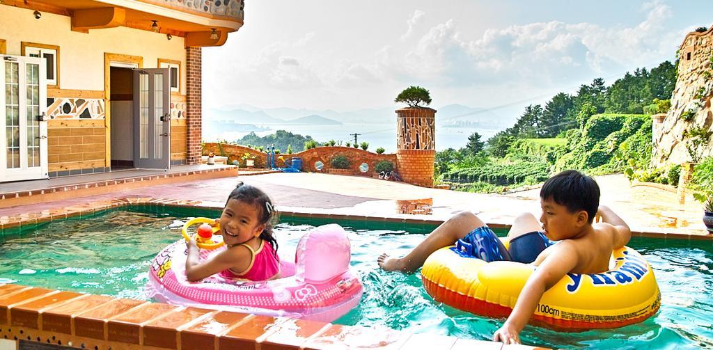 Gung Pension Namhae Luaran gambar