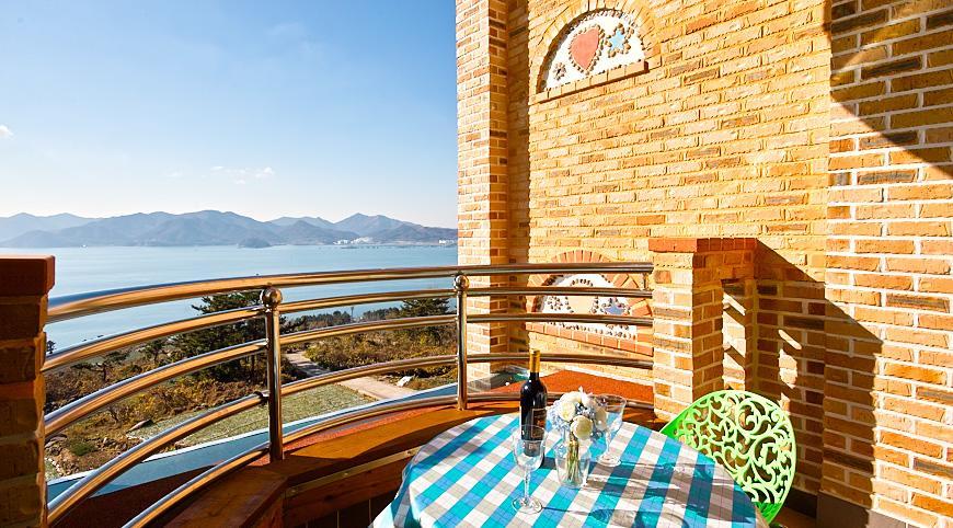 Gung Pension Namhae Luaran gambar