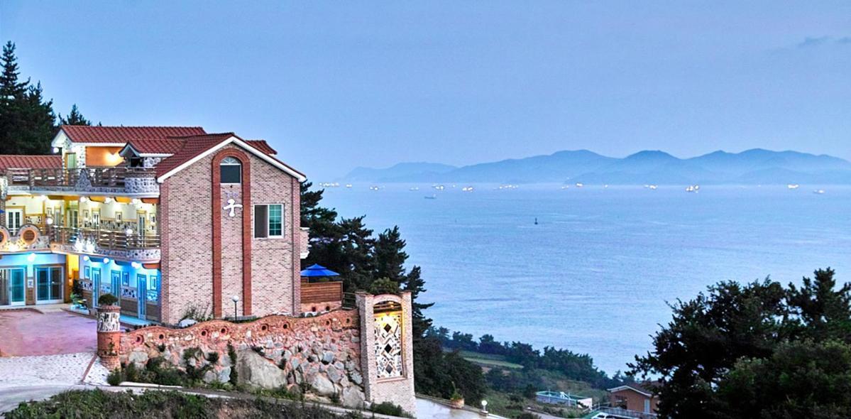 Gung Pension Namhae Luaran gambar